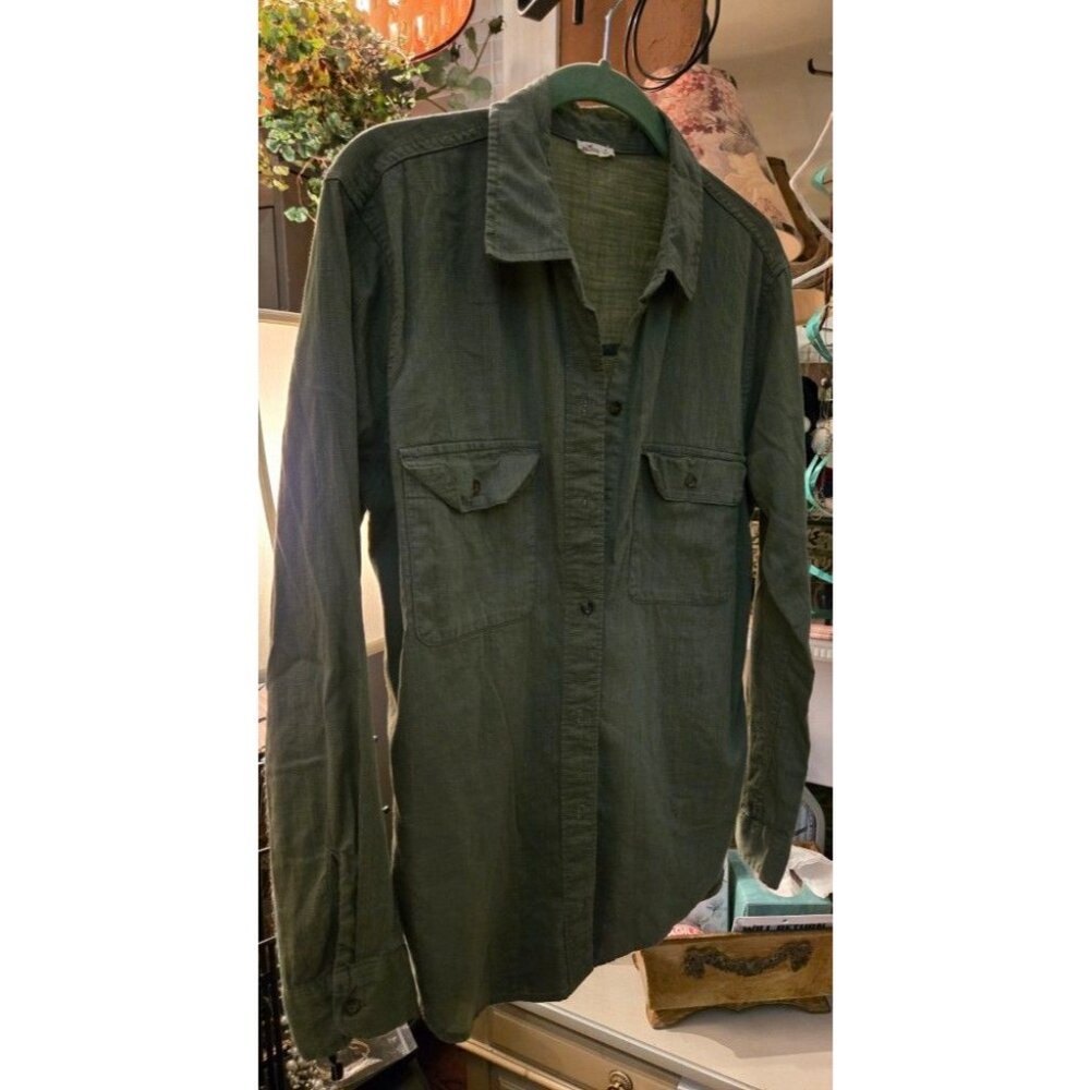 MT  # 1026 Hollister Medium Green Button Front Shirt